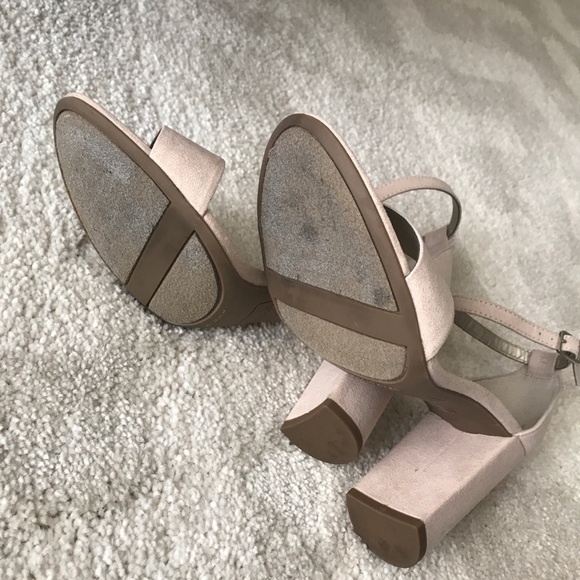⚡️Like New⚡️ Francesca’s Nude Suede Heels - Picture 2 of 4